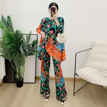 Плиссированный костюм Miyake для женщин, весенняя новинка 2023, Модный дизайн, нишевый топ и брюки с принтом в тон, костюм-двойка