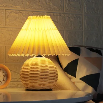 Плиссированная настольная лампа из ротанга, USB, Теплая Белая, в скандинавском Стиле, для гостиной, Украшение дома, Прикроватный столик, подарок